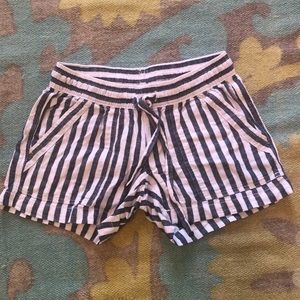 Stjohnsbay comfortable loose shorts size XS great condition